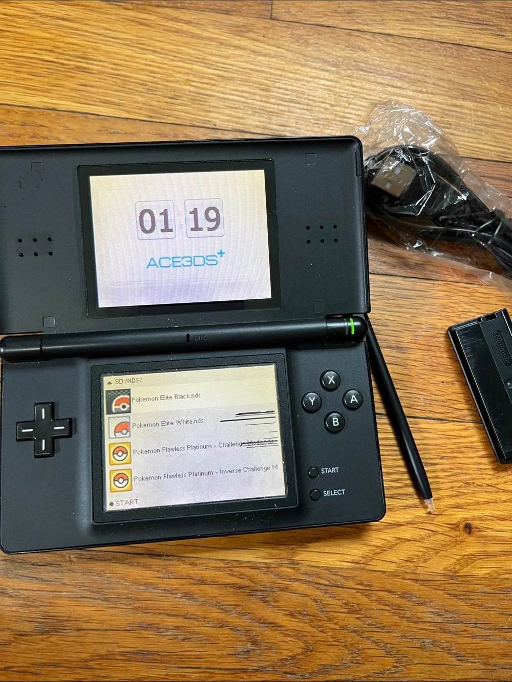 Nintendo DS Lite Handheld Console Pokémon black white Mario Zelda Kirby